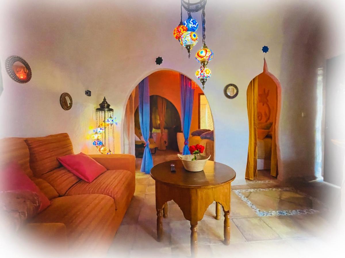בית הארחה פמפניירה 	Casas Cueva El Castano מראה חיצוני תמונה