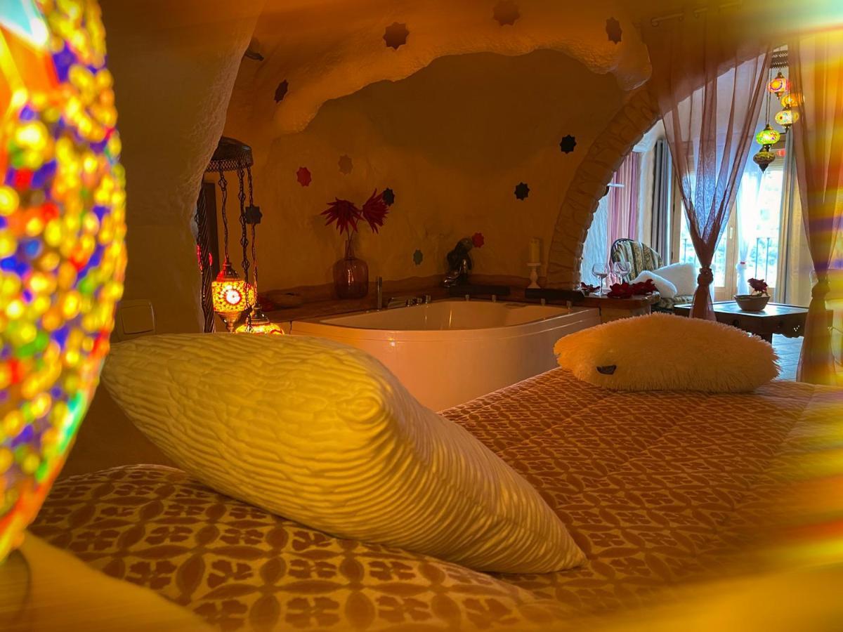 בית הארחה פמפניירה 	Casas Cueva El Castano מראה חיצוני תמונה