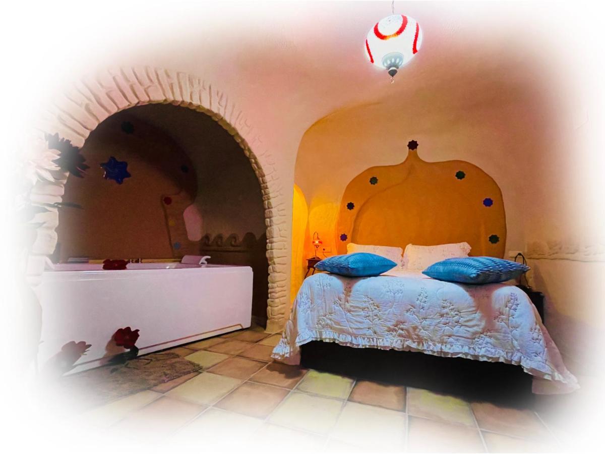 בית הארחה פמפניירה 	Casas Cueva El Castano מראה חיצוני תמונה