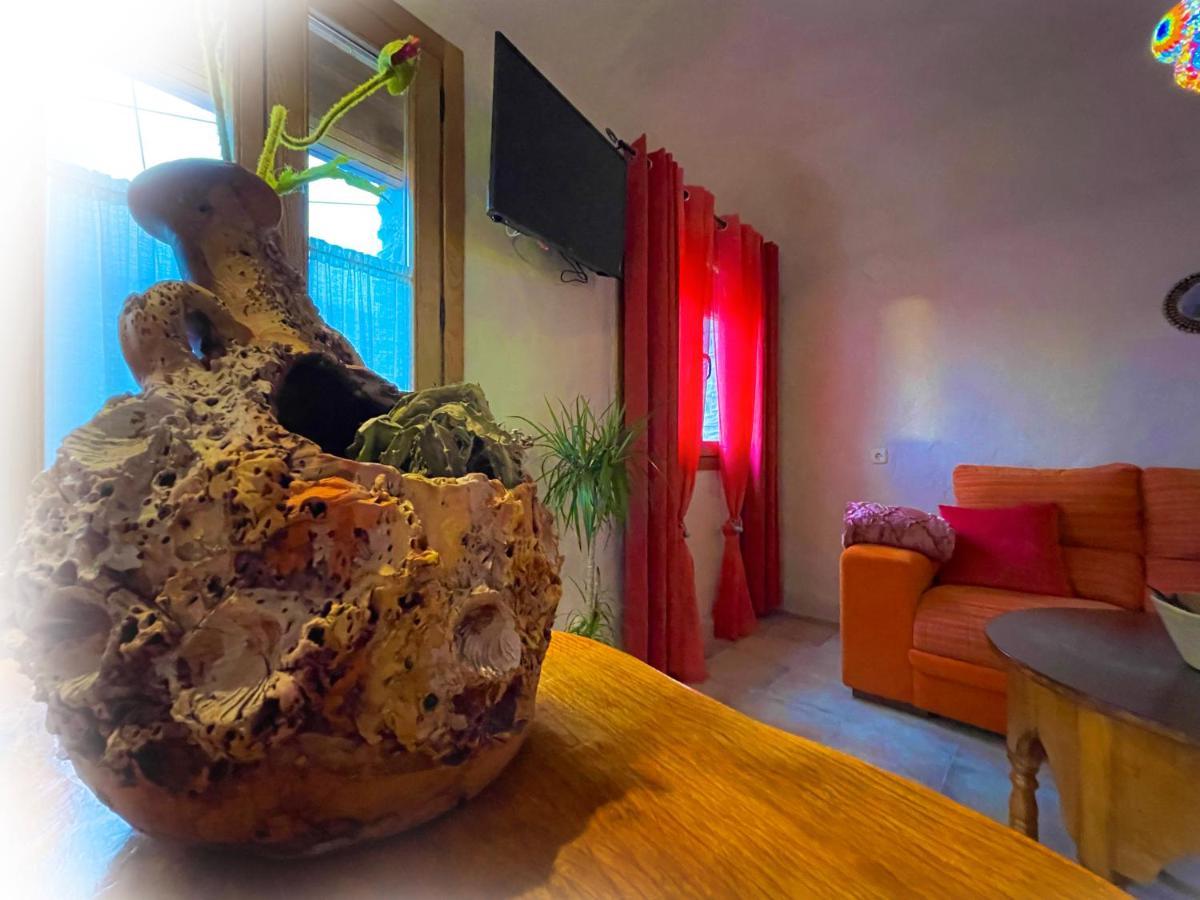 בית הארחה פמפניירה 	Casas Cueva El Castano מראה חיצוני תמונה