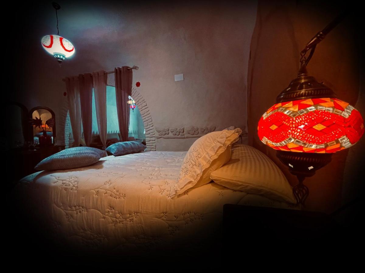 בית הארחה פמפניירה 	Casas Cueva El Castano מראה חיצוני תמונה